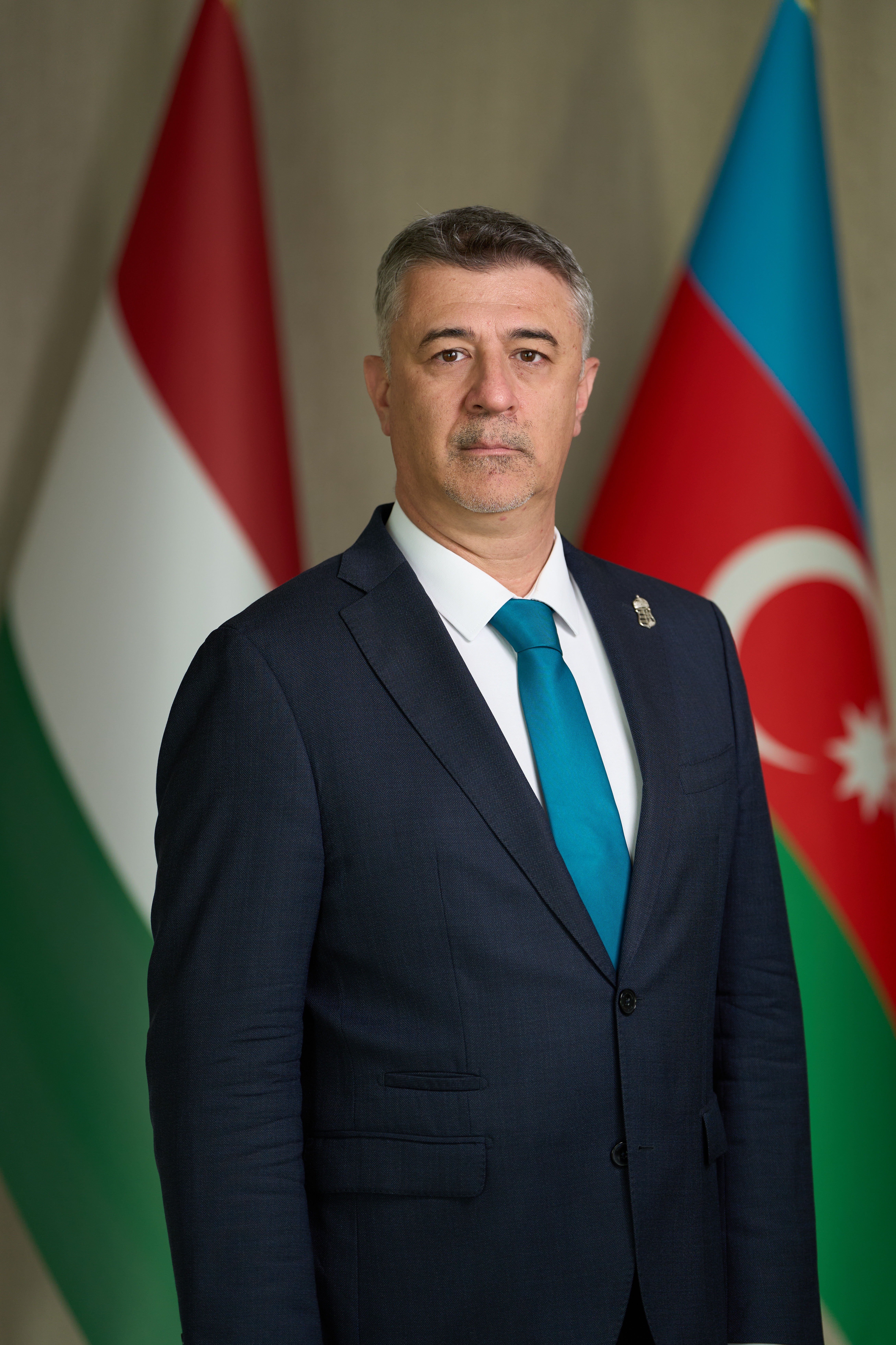 Hörmətli Ziyarətçi,